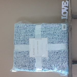Cozy Blue Sherpa Throw NWT